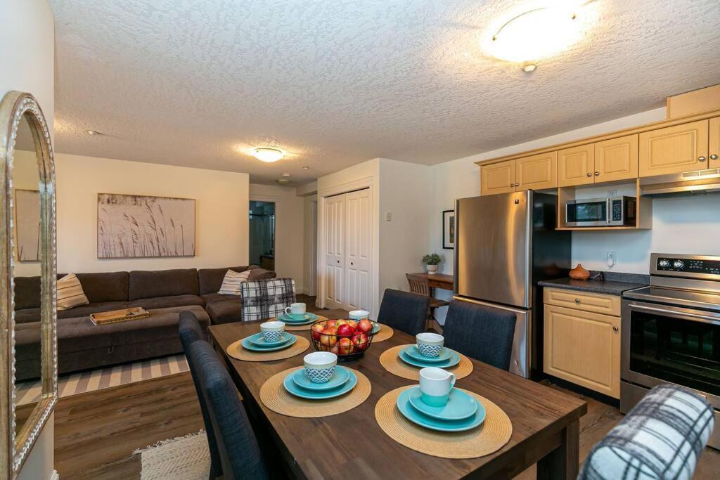 Cozy Renovated Oasis W Private Terrace & Parking *